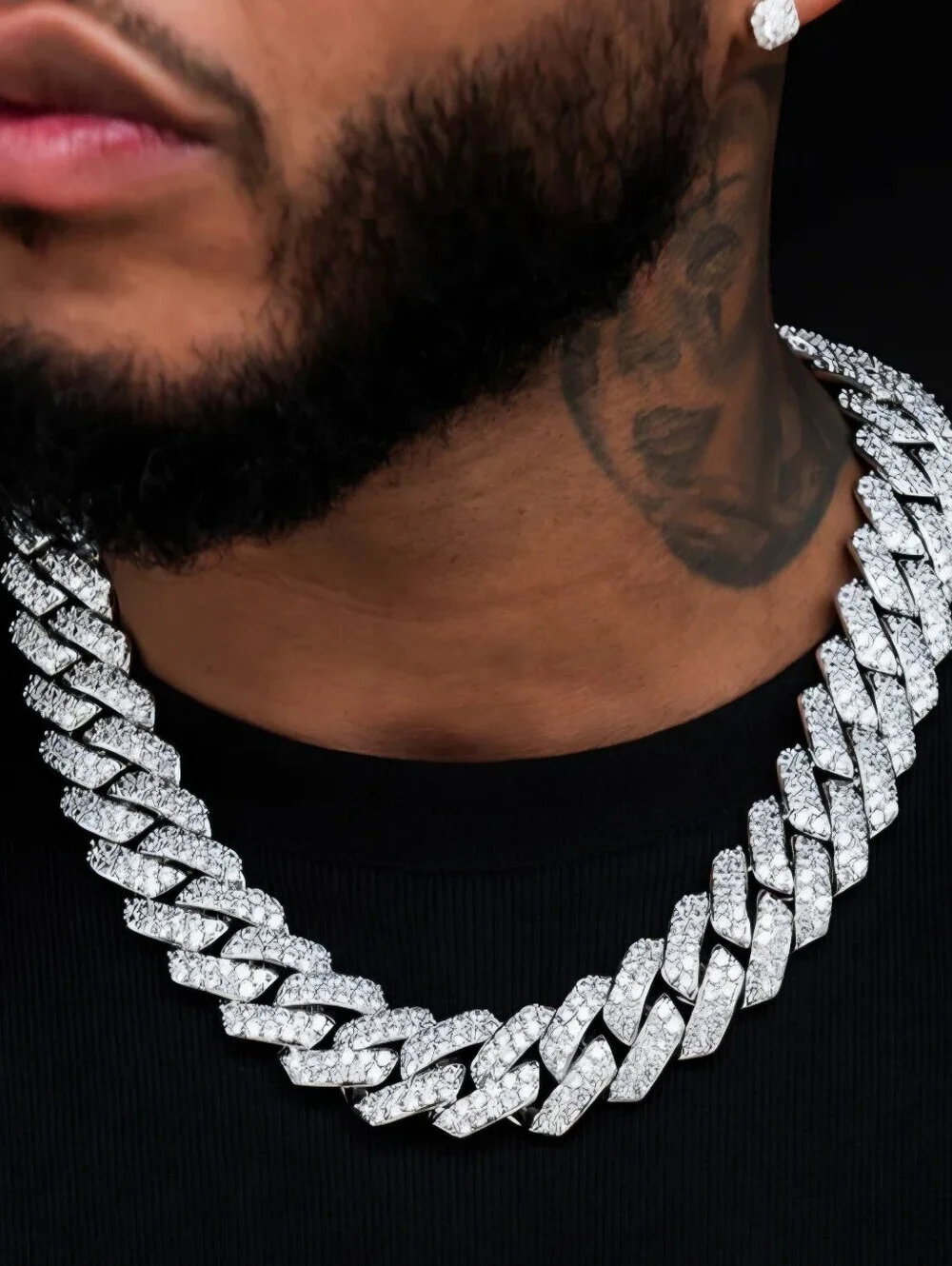 Iced Out GLD Diamond Prong Link Chain in White Gold - 25mm / 22